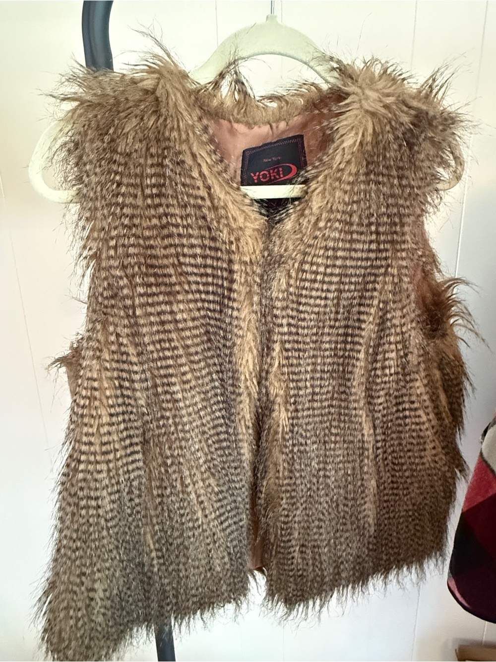 Yoki Women’s Brown Faux Fur Textured Vest